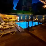 Leo Premium Kusadası