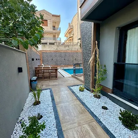 Leo Premium Kusadasi
