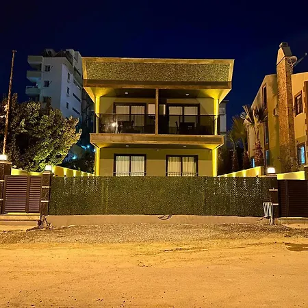Leo Premium Kusadasi