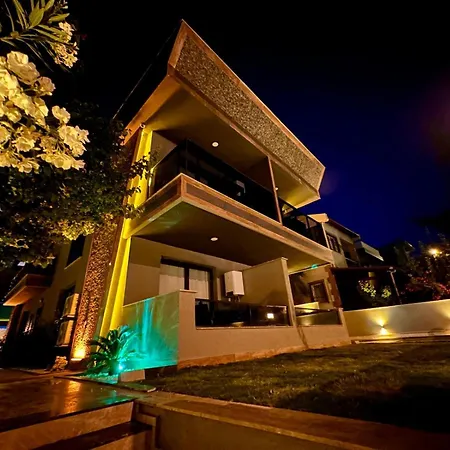 Leo Premium 아파트 쿠사다시