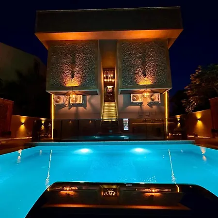 Leo Premium 아파트 쿠사다시